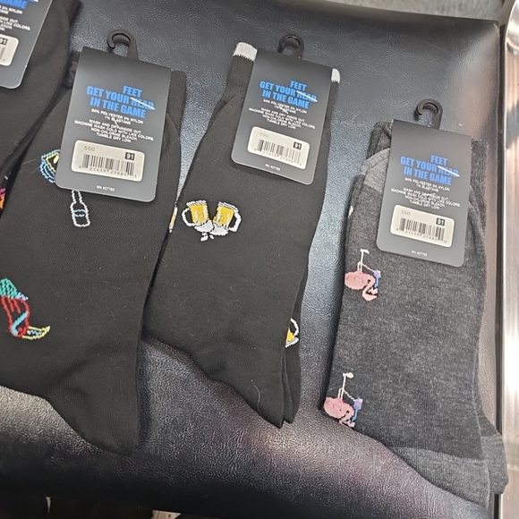 NWT 4 Pairs Men's Into Crew Novelty Socks Beer Pink Flamingos Paradise +++ - Picture 9 of 9